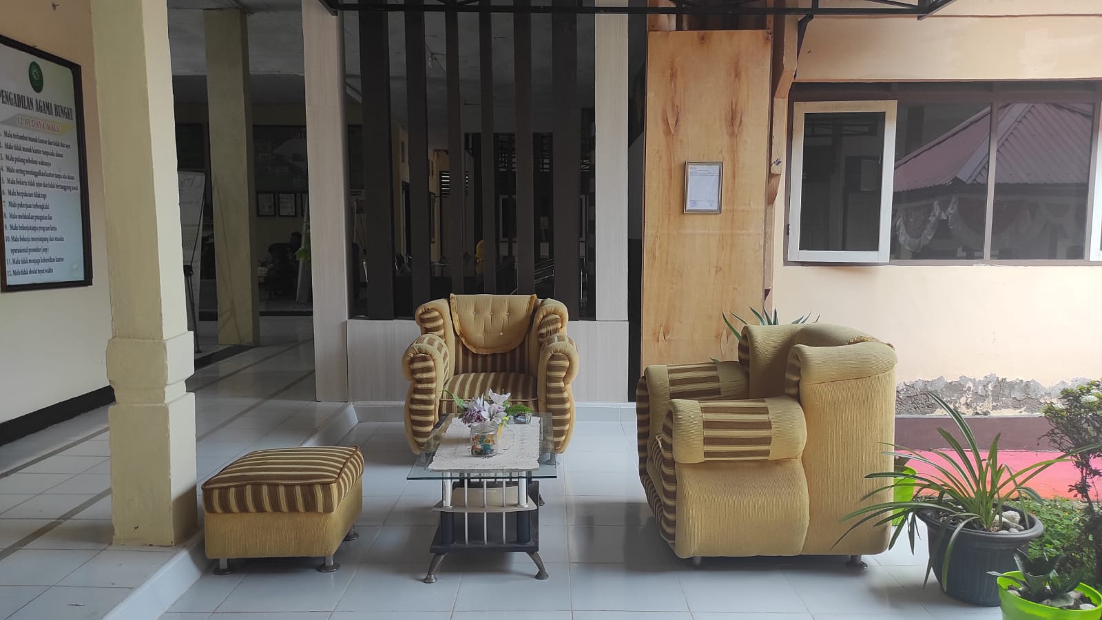 2022 Ruang Tamu Terbuka